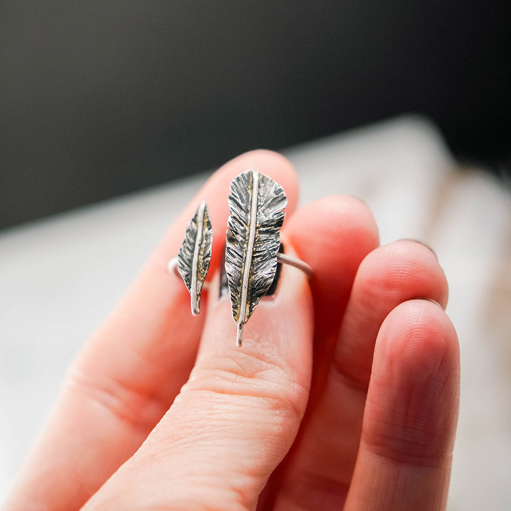 Double Feather Sterling Silver Split Ring with Patina – Size 9