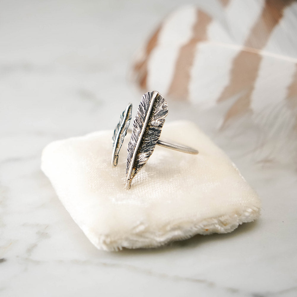 Double Feather Sterling Silver Split Ring with Patina – Size 9