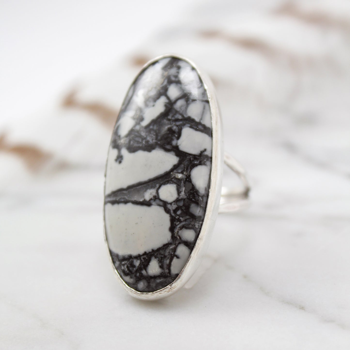 Maligano Jasper Oval Statement Ring, Grey & White – Size 7.25