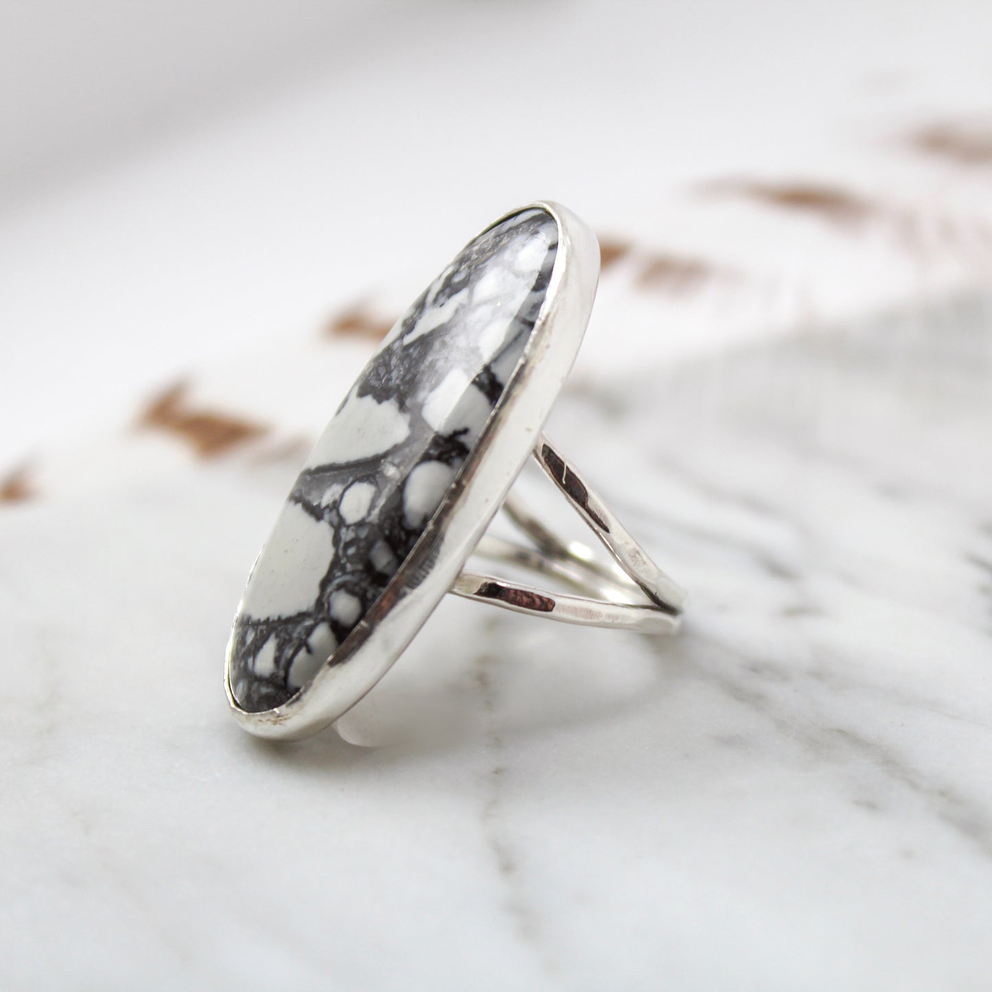 Maligano Jasper Oval Statement Ring, Grey & White – Size 7.25