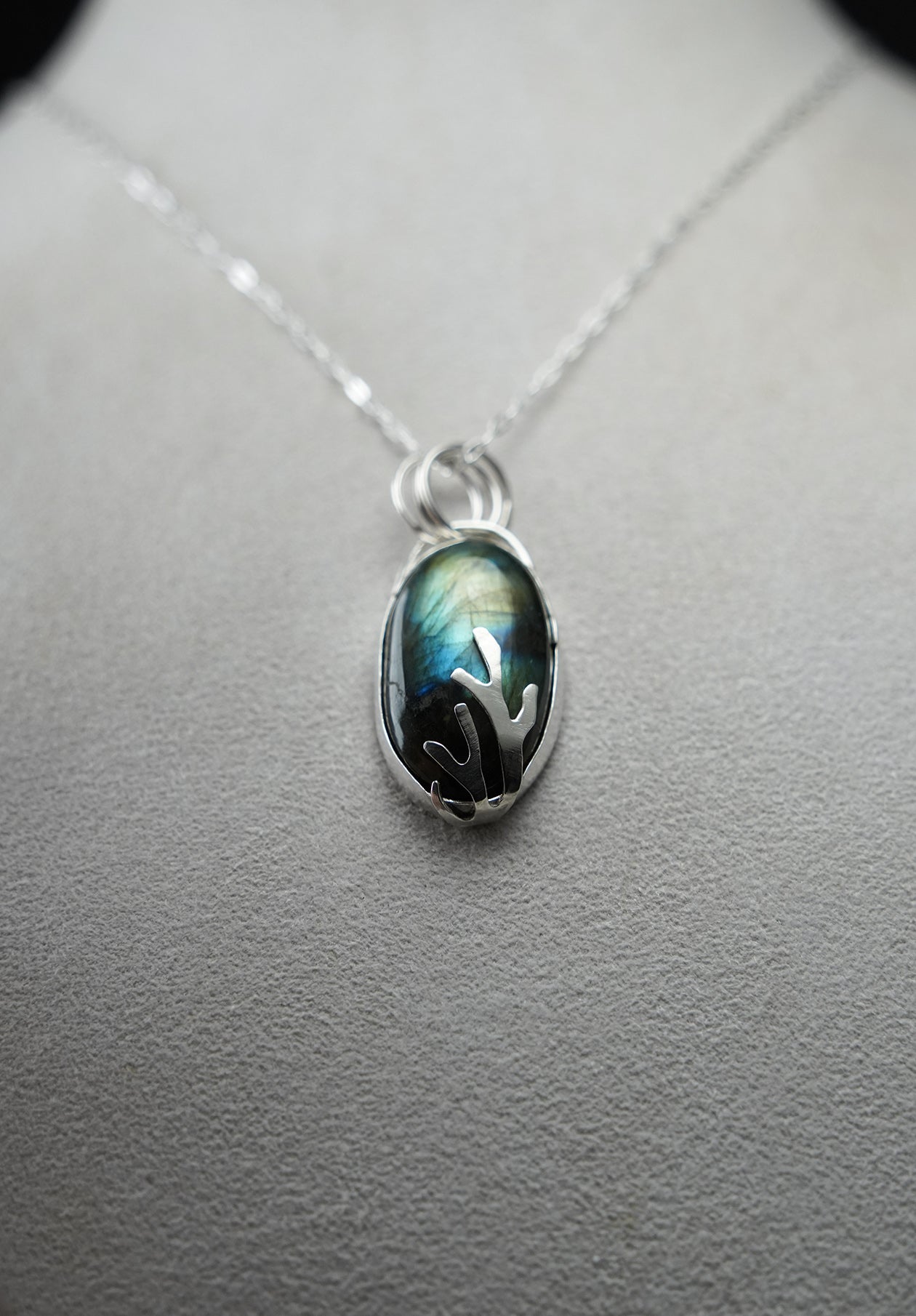 Oval Labradorite Decorative Coral Inspired Sterling Silver Pendant - green cutout back