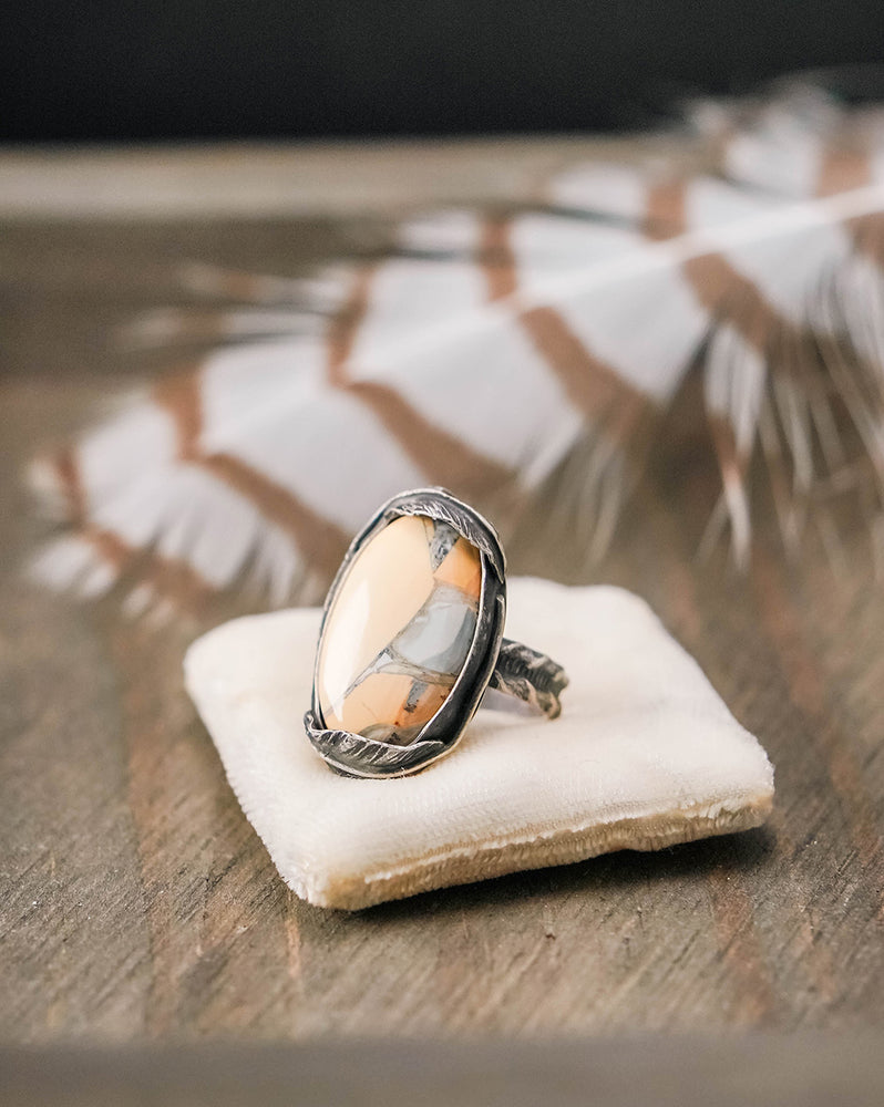 Maligano Jasper Oval Feather Ring with Patina– Size 7.5